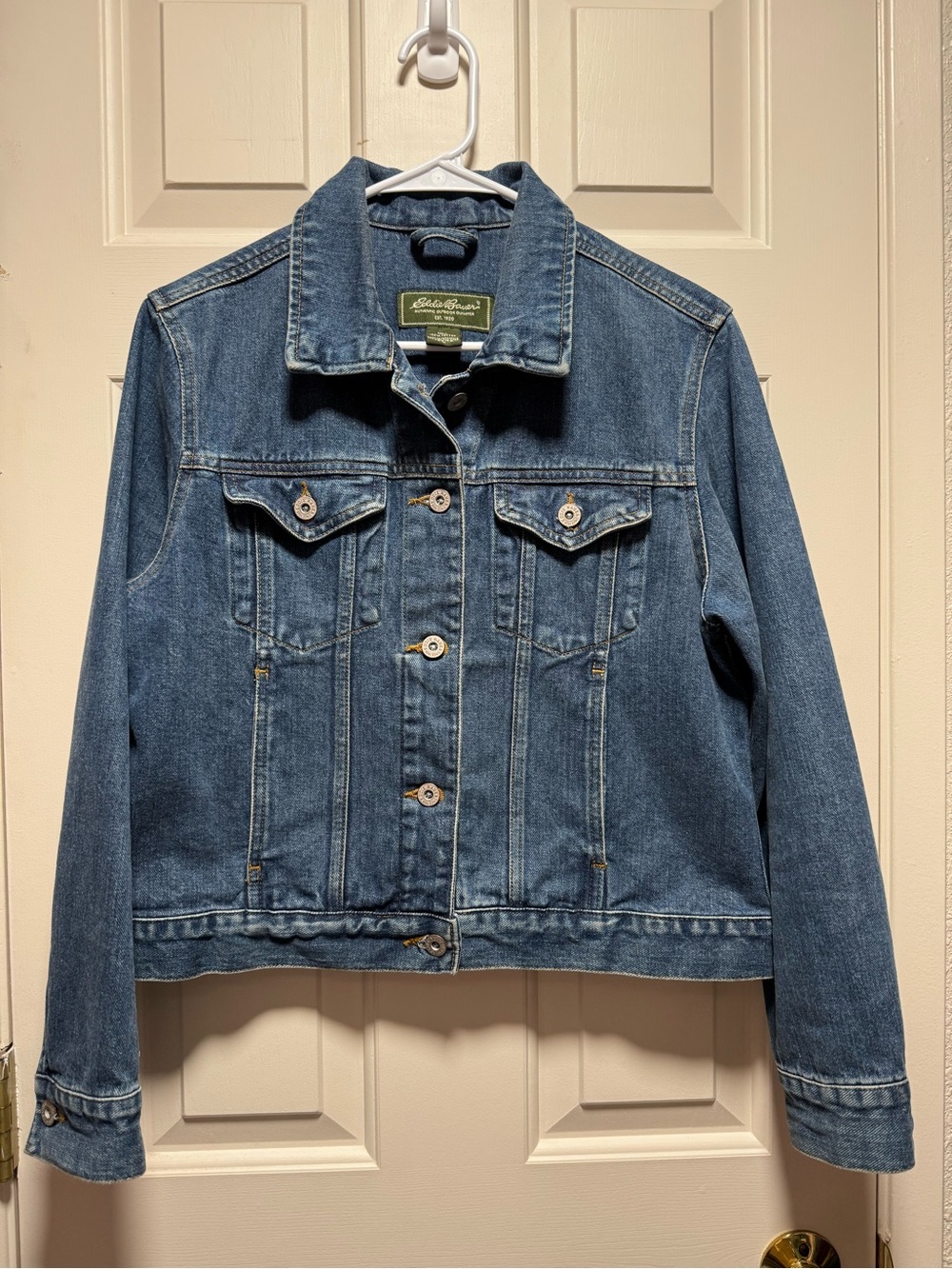 Eddie Bauer 90s Vintage Women’s Classic Blue Denim Trucker Jacket S Petite